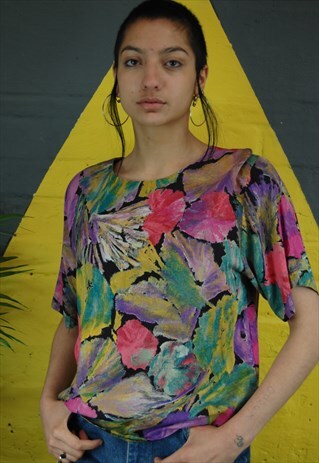 80S FLORAL T-SHIRT STYLE TOP
