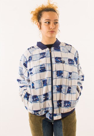VINTAGE 90S WHITE BLUE CRAZY PRINT WINDBREAKER JACKET