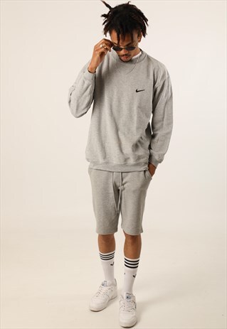 VINTAGE NIKE EMBROIDERED LOGO SWEATSHIRT