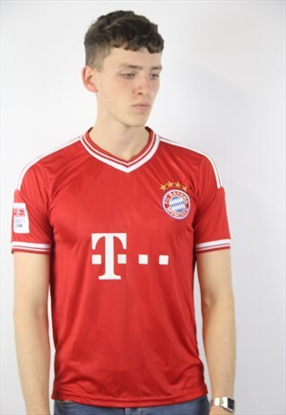 VINTAGE BAYERN MUNICH RED JERSEY
