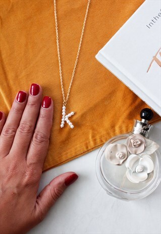 PEARL MONOGRAM INITIAL 'K' GOLD CHAIN STATEMENT NECKLACE