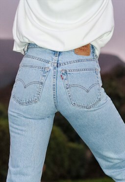 Premium Vintage High Rise Levi Mom Jeans