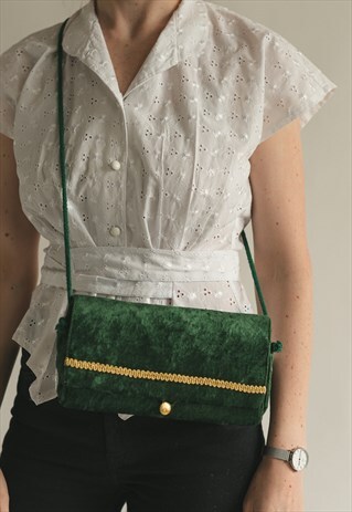 VINTAGE 70S BOHO CROSS OVER BAG IN GREEN VELVET
