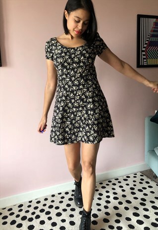 VINTAGE 90S GRUNGE DITSY FLORAL DRESS