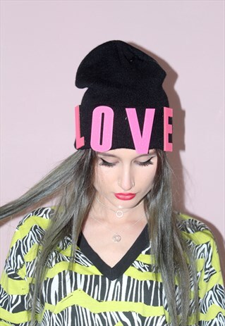 UNIQUE VINTAGE 1990'S CUTE BLACK BEANIE HAT 'L O V E' DETAIL