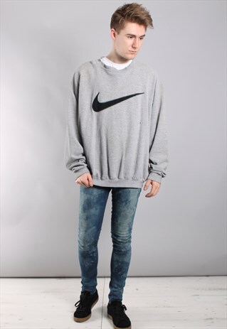 VINTAGE NIKE SWEATSHIRT