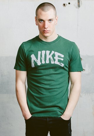 VINTAGE NIKE T-SHIRT