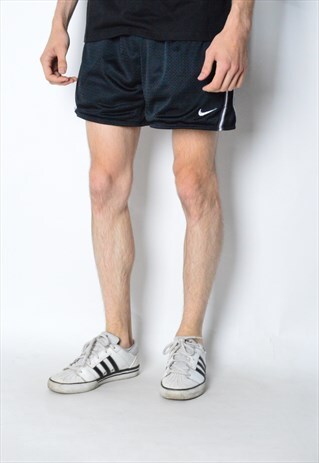 BLACK NIKE SPORTS SHORTS