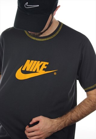 VINTAGE NIKE SMALL LOGO T SHIRT TEE