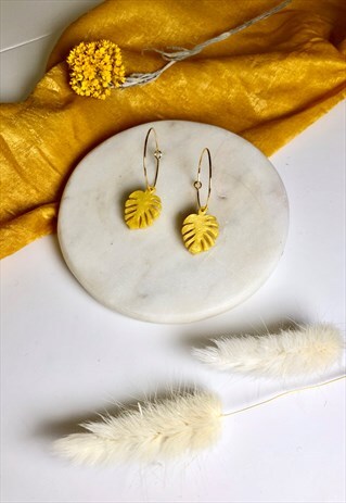 24K GOLD PLATED MINI OCHRE MONSTERA LEAF HOOP EARRING