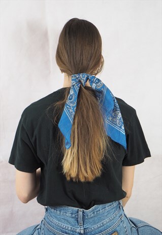VINTAGE BLUE BANDANA SCARF