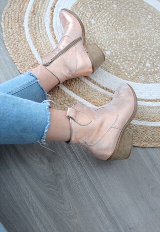 VINTAGE BOOTS GOLD