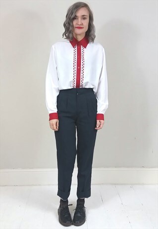 VINTAGE 90'S WHITE AND RED EMBROIDERED SHIRT