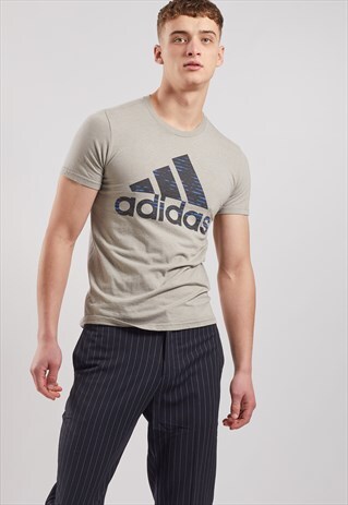 VINTAGE ADIDAS T-SHIRT
