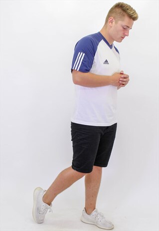 VINTAGE ADIDAS T-SHIRT