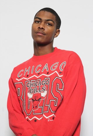 VINTAGE CHICAGO BULLS PRINT LOGO NBA SWEATSHIRT RED