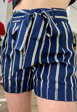VINTAGE INSPIRED SHORTS IN BLUE AND CREAM STRIPED WITH BELT
