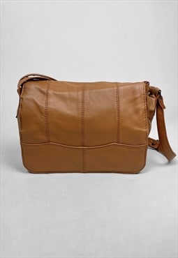 80's Soft Brown Tan Leather Vintage Ladies Saddle Bag