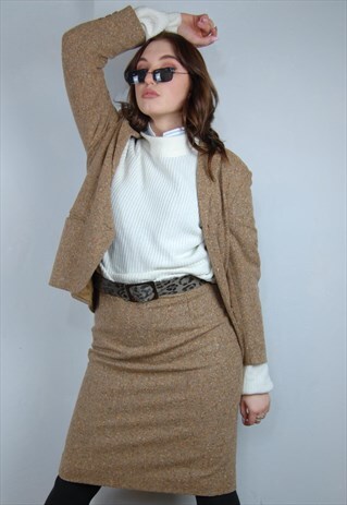 VINTAGE CLASSIC LIGHT BROWN SKIRT AND BLAZER SUIT SET