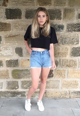 VINTAGE LEVI DENIM SHORTS