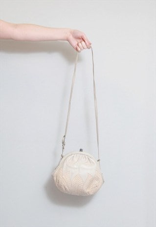 VINTAGE 1970'S BEIGE TEXTURED LEATHER SHOULDER BAG