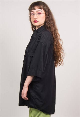 VINTAGE 90'S BLACK STRIPED OVERSIZED SHIRT