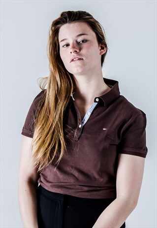 VINTAGE 90S TOMMY HILFIGER POLO SHIRT IN BROWN