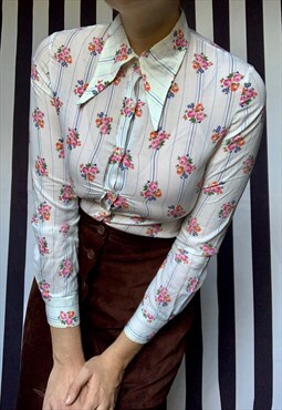 Vintage 70s-style floral shirt with a long collar, UK8 small