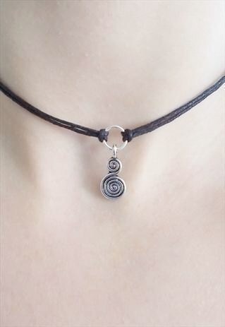 BLACK CORD SWIRL CHARM CHOKER