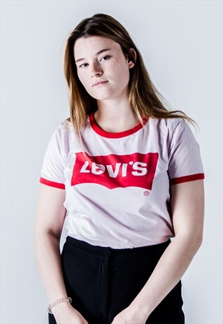 VINTAGE 90S LEVI'S T-SHIRT IN LIGHT PINK