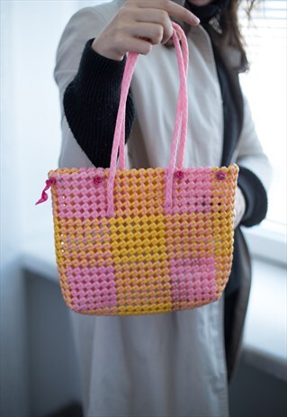 VINTAGE 80'S PINK/YELLOW PLASTIC SMALL ROSES DECORATED TOTE