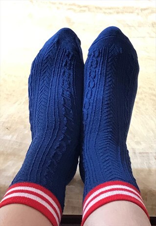NAVY STRIPY SOCKS