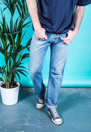 VINTAGE LEVI'S 501 JEANS IN BLUE DENIM WITH PAINT MARKS