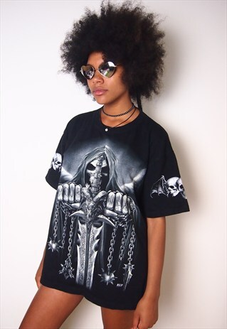 BLACK GOTHIC OVERSIZE TSHIRT