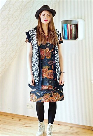 HANDMADE KNITTED SLEEVELESS CARDIGAN