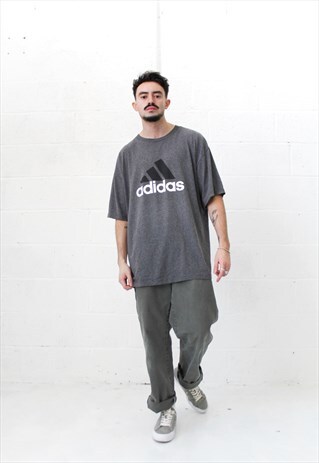 VINTAGE OVERSIZED ADIDAS T-SHIRT