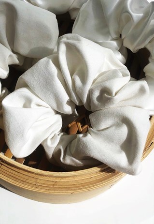 SCRUNCHIE - WHITE COTTON