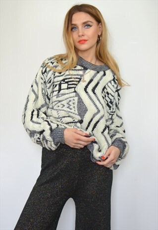 VINTAGE 90S GREY & WHITE PATTERN KNITTED OVERSIZED JUMPER