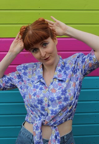 VINTAGE 80S PURPLE & WHITE FLORAL TIE FRONT SUMMER CROP TOP