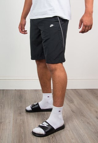 NIKE SPORTS SHORTS