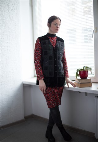 VINTAGE 80'S BLACK EMBROIDERED VELVET FRONT VEST