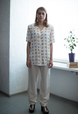 VINTAGE 80'S WHITE FLOWER PATTERNED TOP