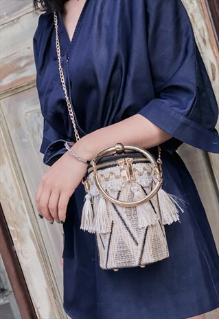 WHITE BUCKET STRAW BAG WITH TASSELS