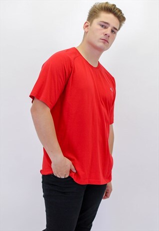 VINTAGE ADIDAS T-SHIRT IN RED