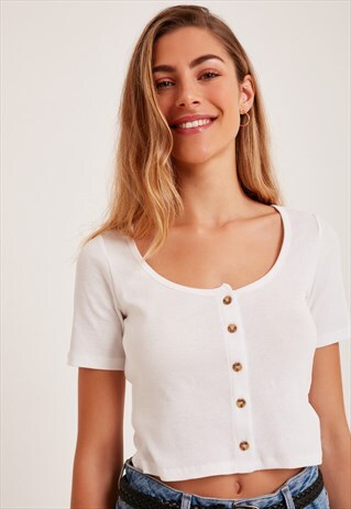 SUBDUED WHITE CROP CHESTER T-SHIRT