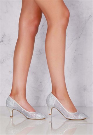 MED DIAM MESH CLOSED TOE SHOE IN SILVER