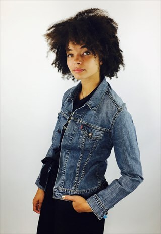 VINTAGE LEVIS DENIM JACKET