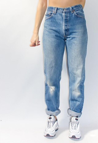 VINTAGE 501 RIPPED KNEE GUY FIT LEVI JEANS