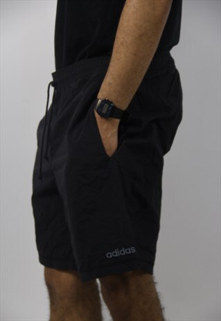 VINTAGE ADIDAS SHORTS