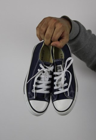 VINTAGE CONVERSE NAVY TRAINERS